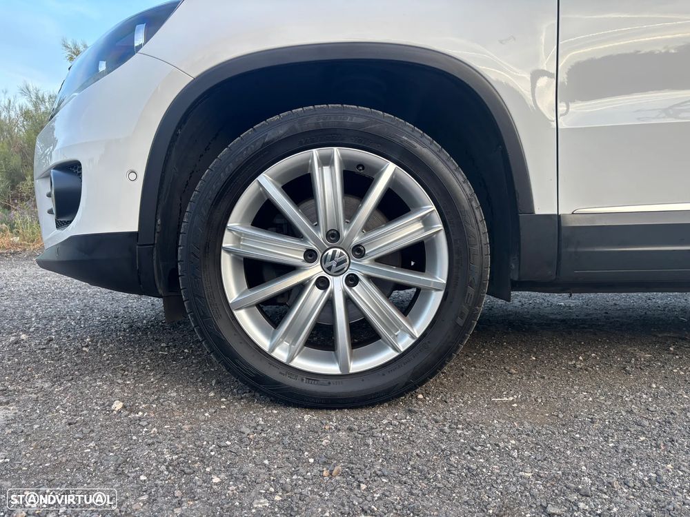 VW Tiguan 2.0 TDi Sport BlueMotion - 4