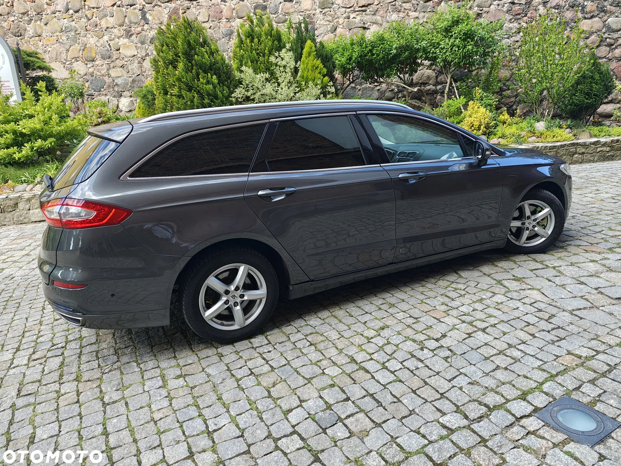 Ford Mondeo - 35