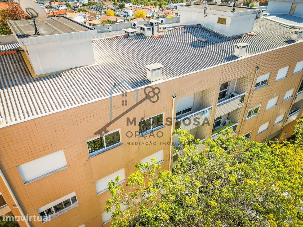 Apartamento T3 no Último Andar com Garagem — Gualtar (Braga) - Grande imagem: 4/46