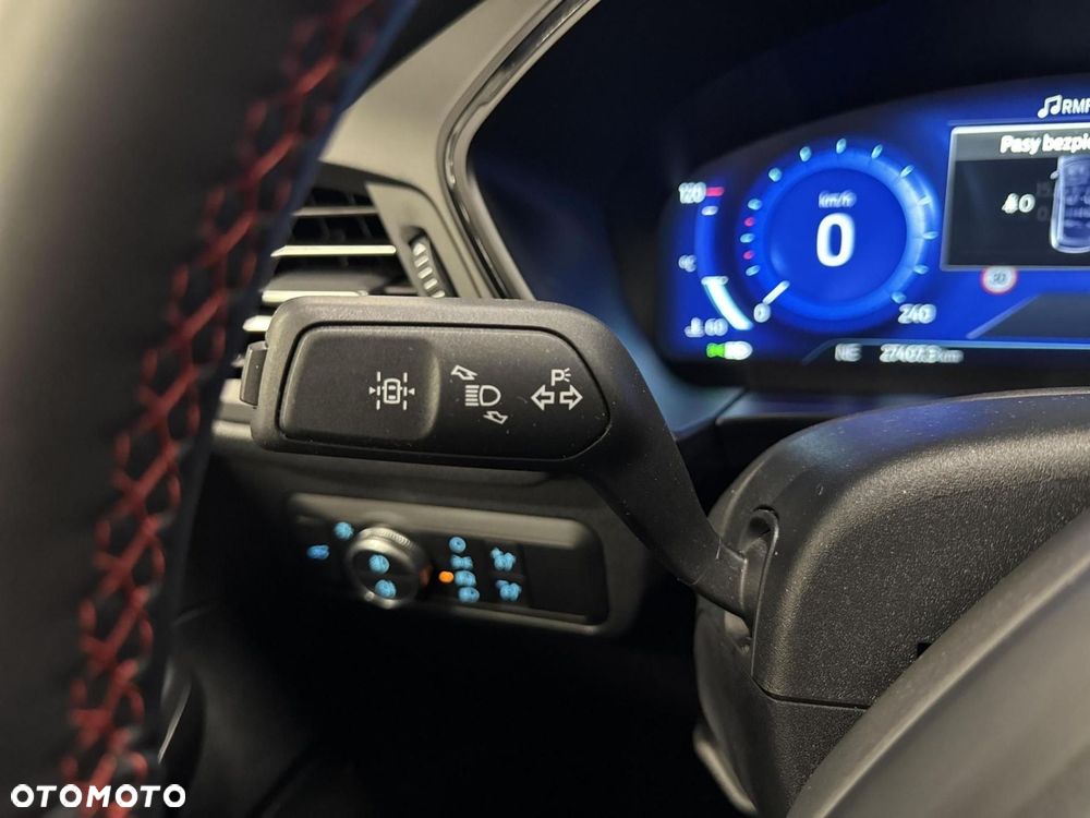 Ford Kuga - 33
