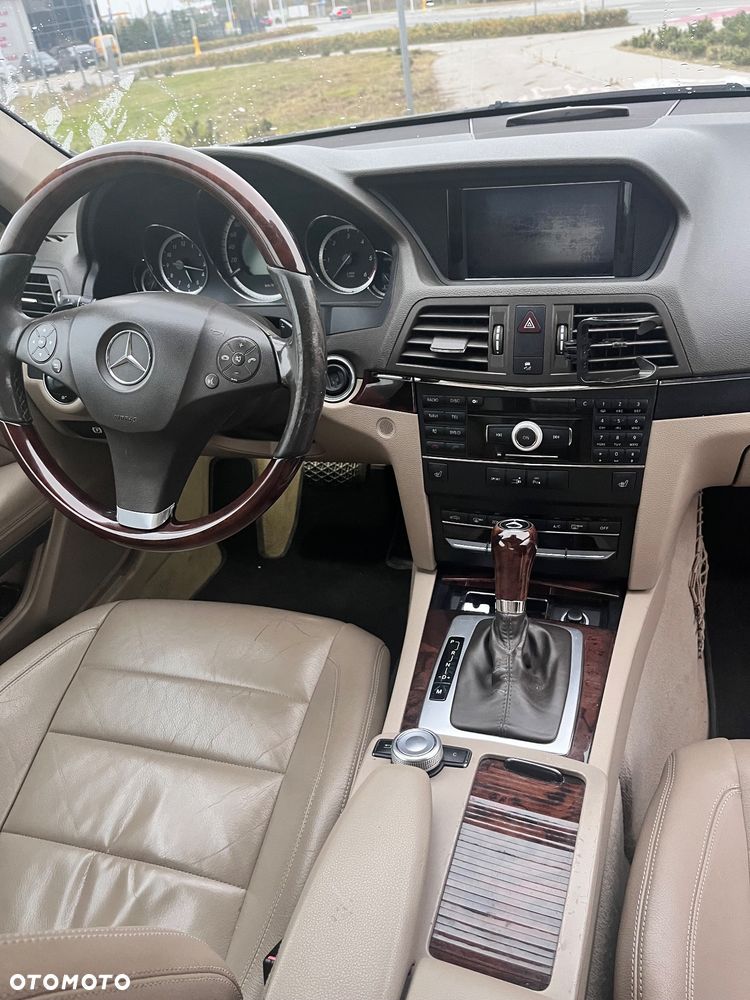 Mercedes-Benz Klasa E 350 CDI BlueEff - 11