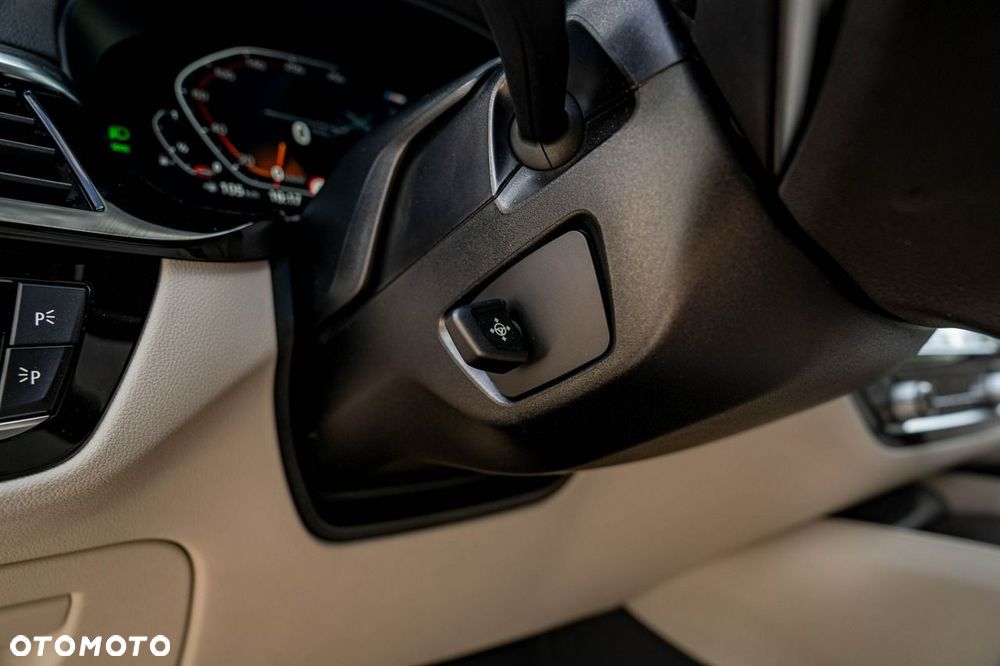 BMW Seria 5 530i xDrive mHEV M Sport sport - 30