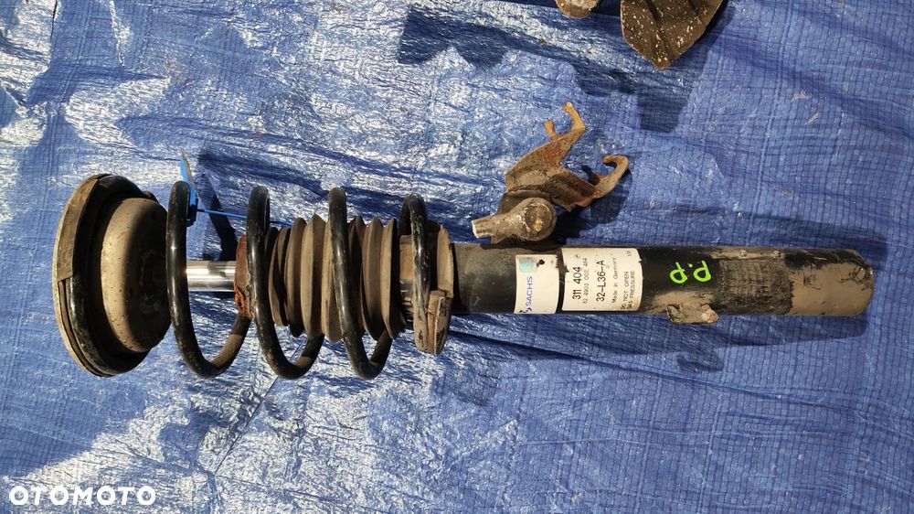 ZWROTNICA PIASTA AMORTYZATOR SPRĘŻYNA MCPERSON PRAWY PRZÓD KOMPLET 311404 824903002484 6764444 BMW E90 E91 E92 E93 3.0D - 3