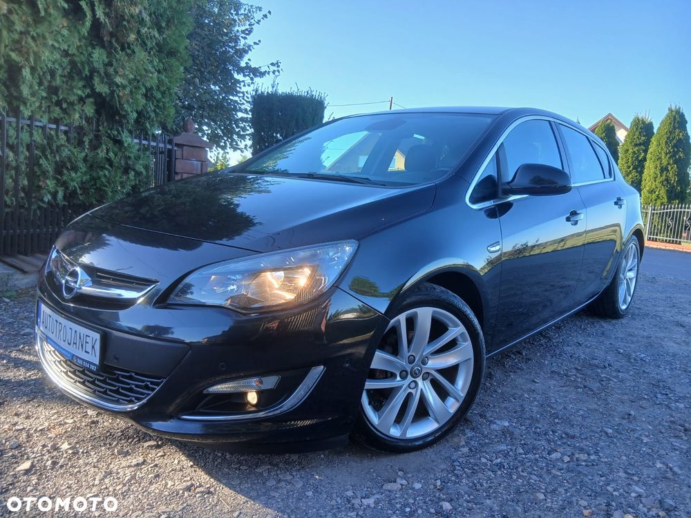 Opel Astra 1.4 Turbo Cosmo - 11