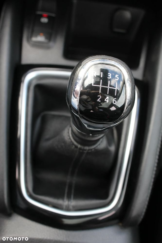 Nissan Qashqai 1.2 DIG-T N-Vision - 37