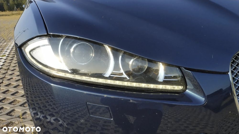 Jaguar XF 3.0 V6 D Luxury - 4