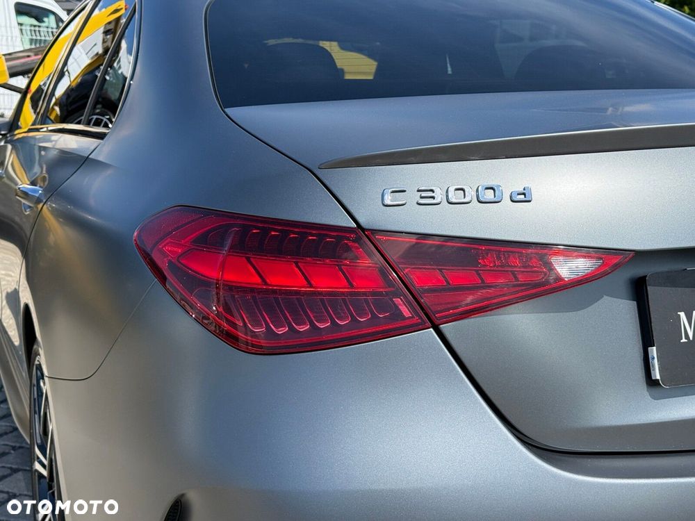 Mercedes-Benz Klasa C 300 d mHEV 4-Matic AMG - 14
