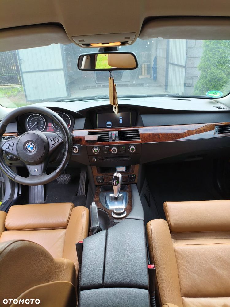 BMW Seria 5 525d - 5