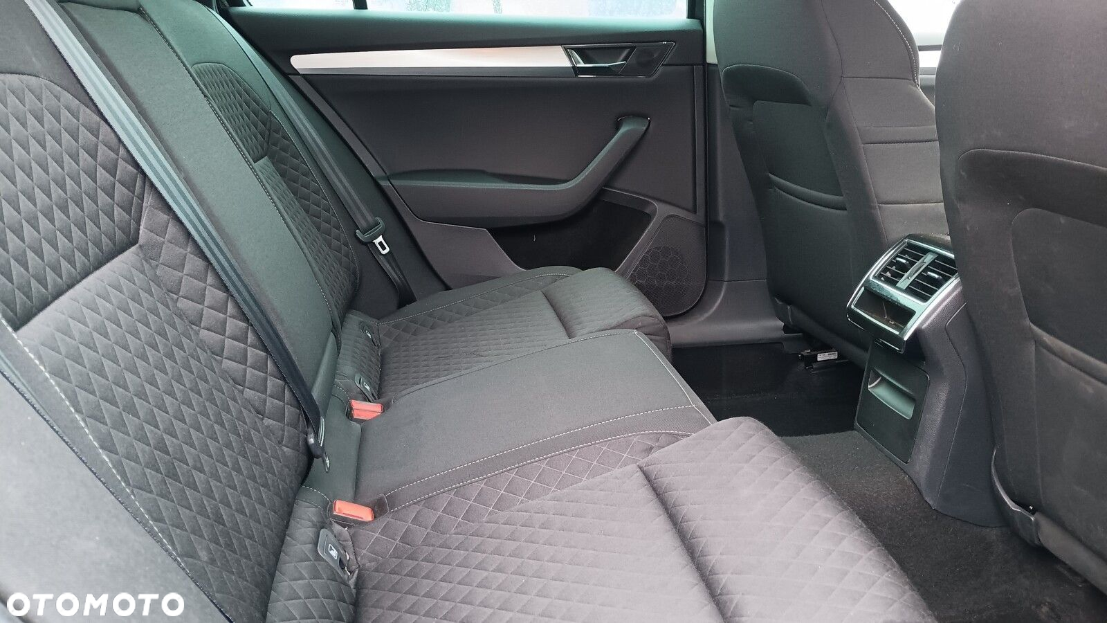 Skoda Superb 2.0 TDI SCR Ambition DSG - 15