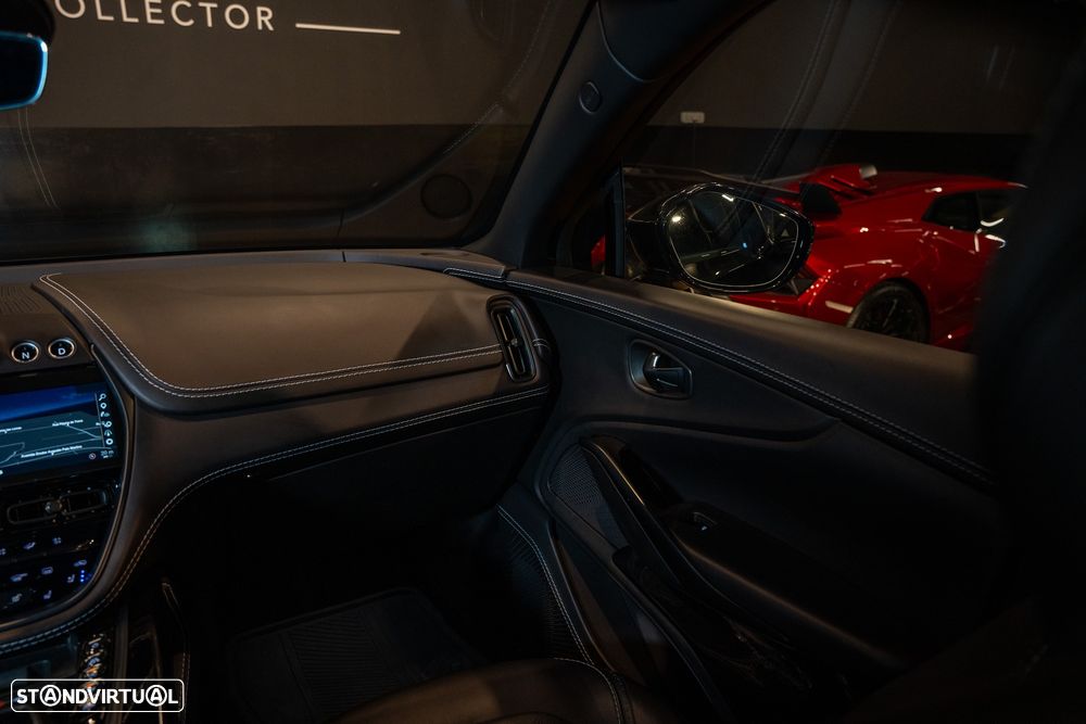 Aston Martin DBX - 24