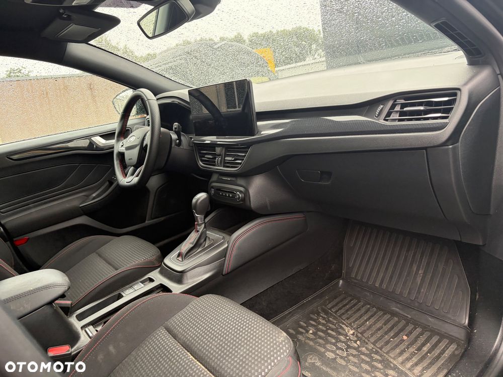 Ford Focus 1.0 EcoBoost Hybrid ST-LINE X - 10