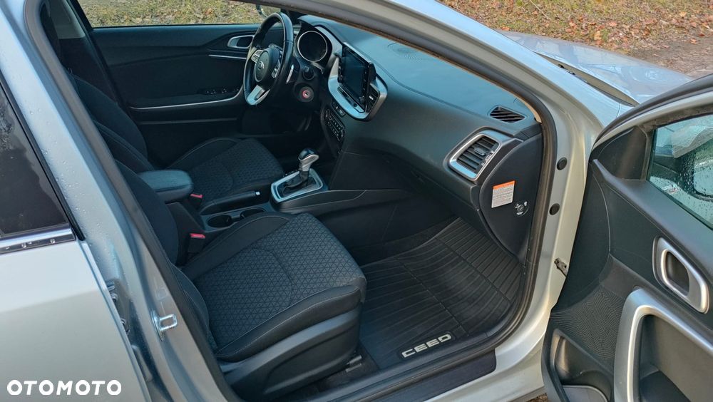 Kia Ceed 1.6 CRDi mHEV M DCT - 13