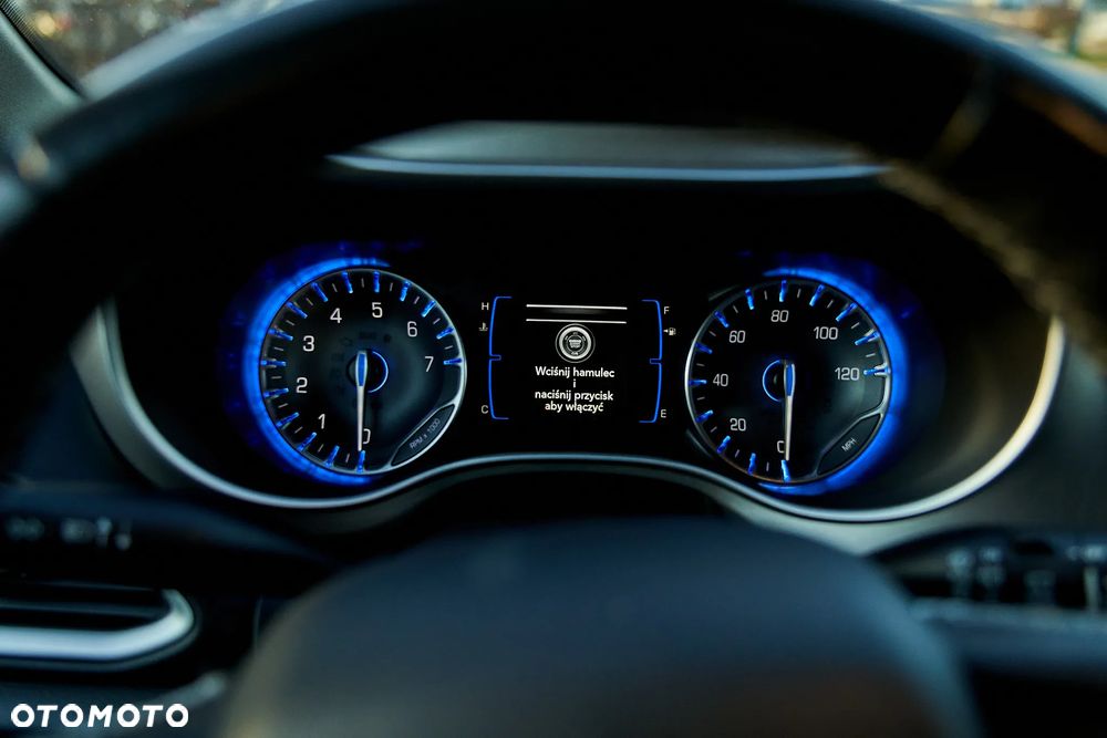 Chrysler Pacifica - 17