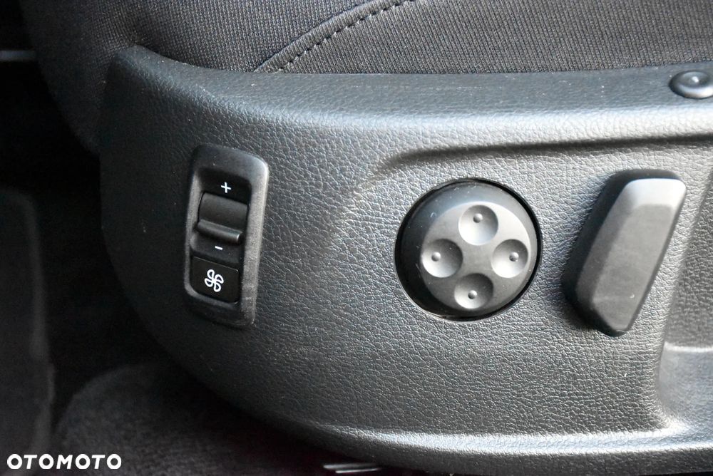 Volkswagen Passat 2.0 TDI DSG Comfortline - 19