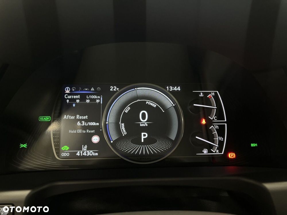 Lexus ES 300h F Sport Design - 21