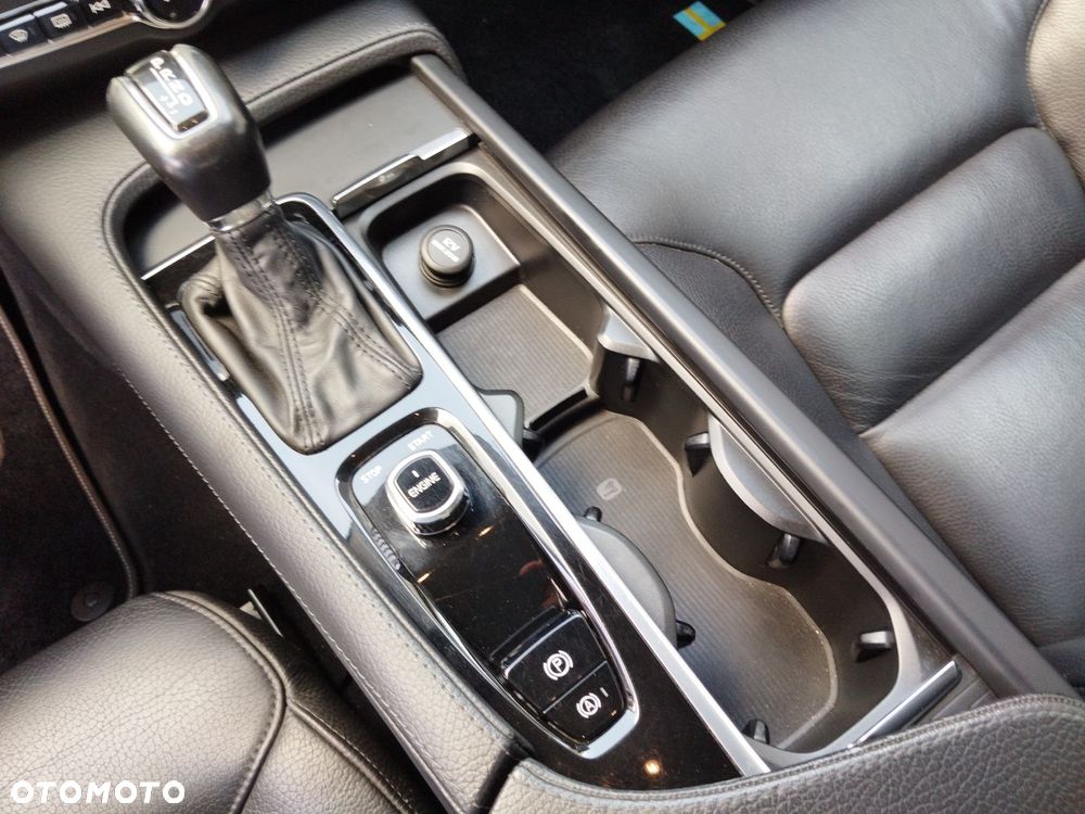 Volvo V90 D5 AWD Momentum - 12