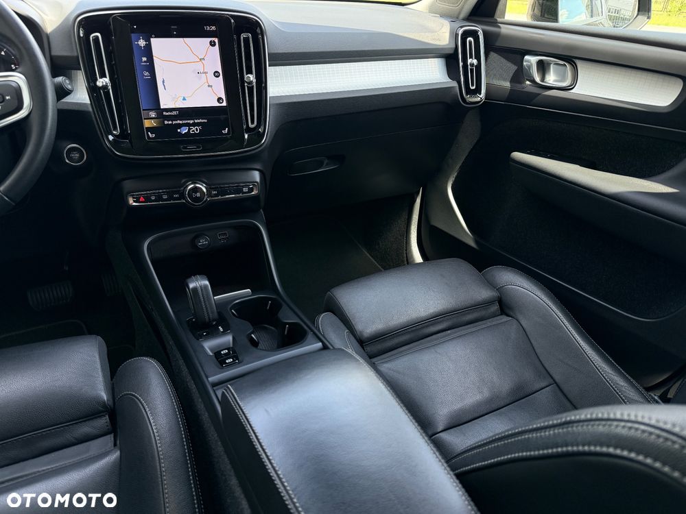 Volvo XC 40 D4 AWD Geartronic Momentum Pro - 19