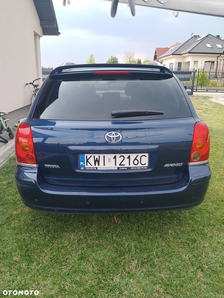 Toyota Avensis - 9