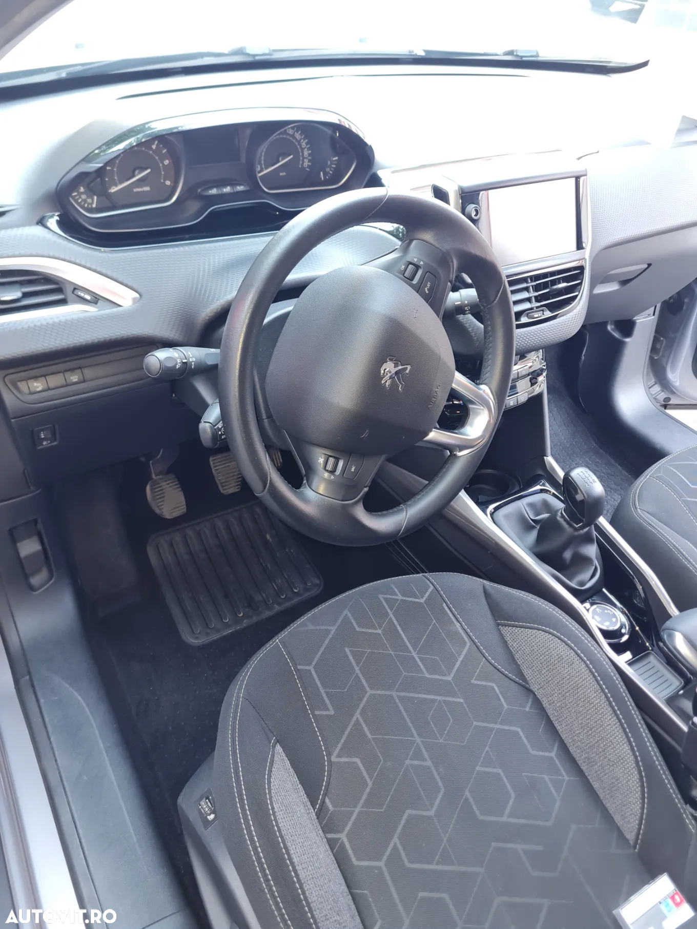 Peugeot 2008 1.5 BlueHDI FAP Allure - 8