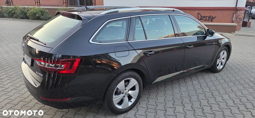 Skoda Superb 2.0 TDI Ambition DSG - 10