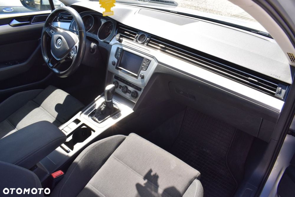 Volkswagen Passat - 26