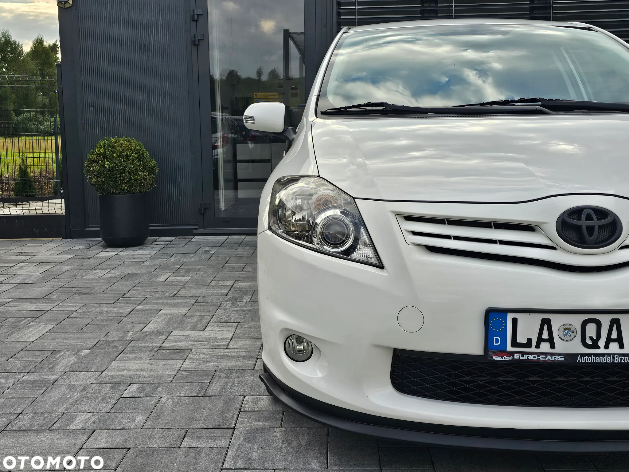 Toyota Auris 1.6 Premium - 23