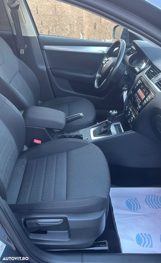 Skoda Octavia 2.0 TDI ELEGANCE DSG - 10
