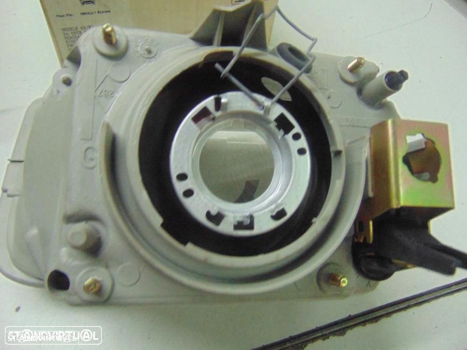 Renault Trafic a partir de 1988 farol frontal esquerdo - 7