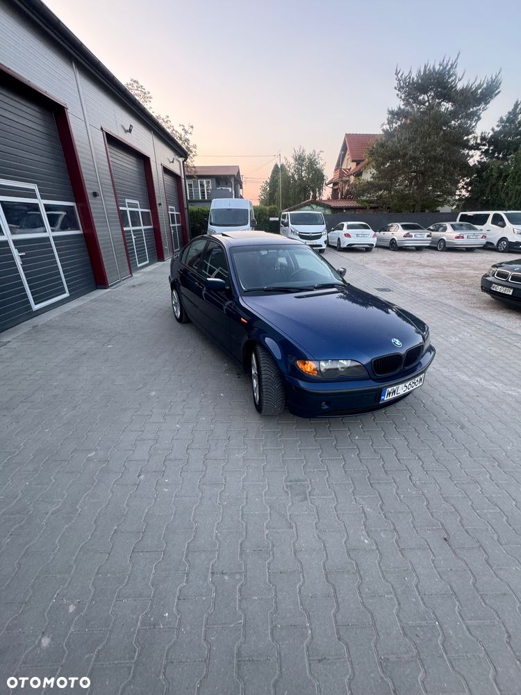 BMW Seria 3 318i - 3