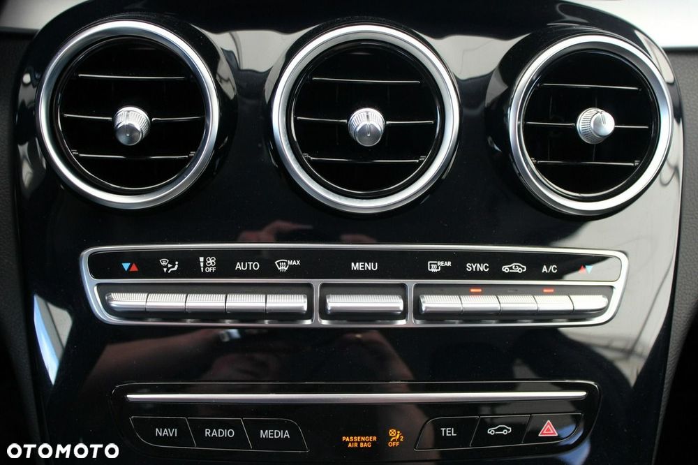 Mercedes-Benz Klasa C 200 d 9G-TRONIC Exclusive - 16