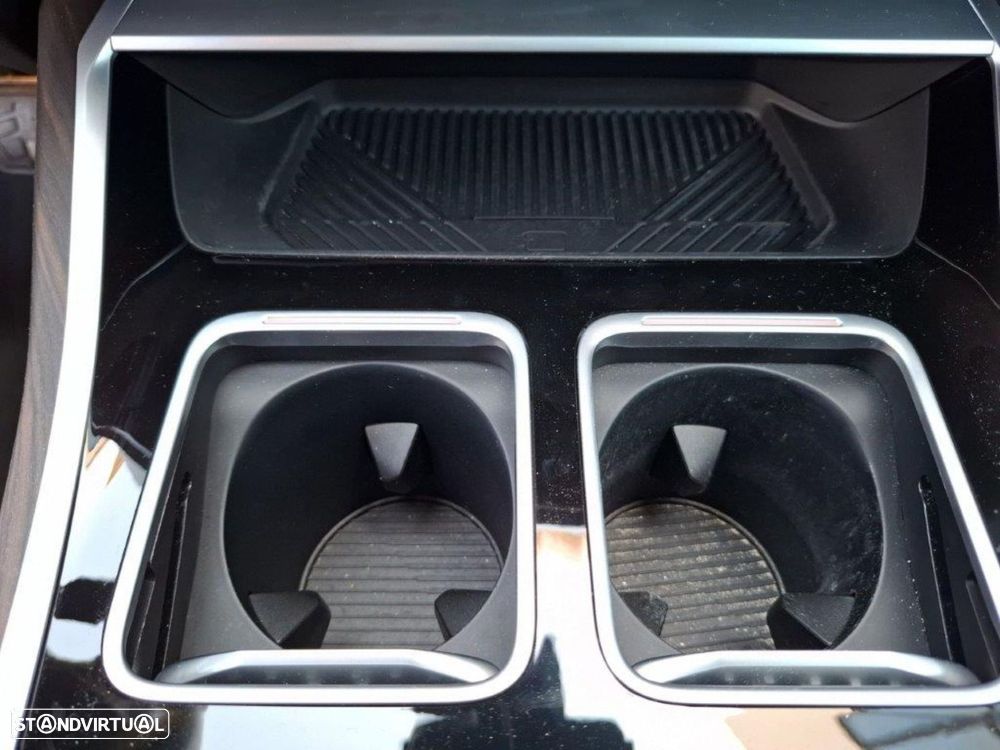 BMW i7 xDrive60 Pack Desportivo M - 23