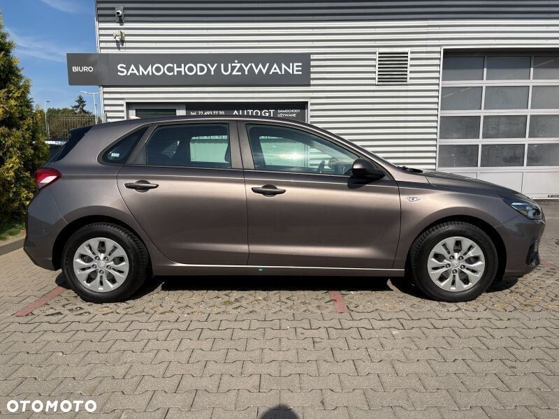 Hyundai i30 1.5 DPI Classic + - 28
