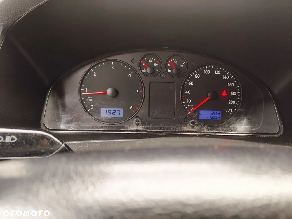 Volkswagen T5 - 34