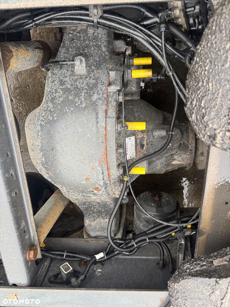 Renault T460 14-18r E6 most tył - 3