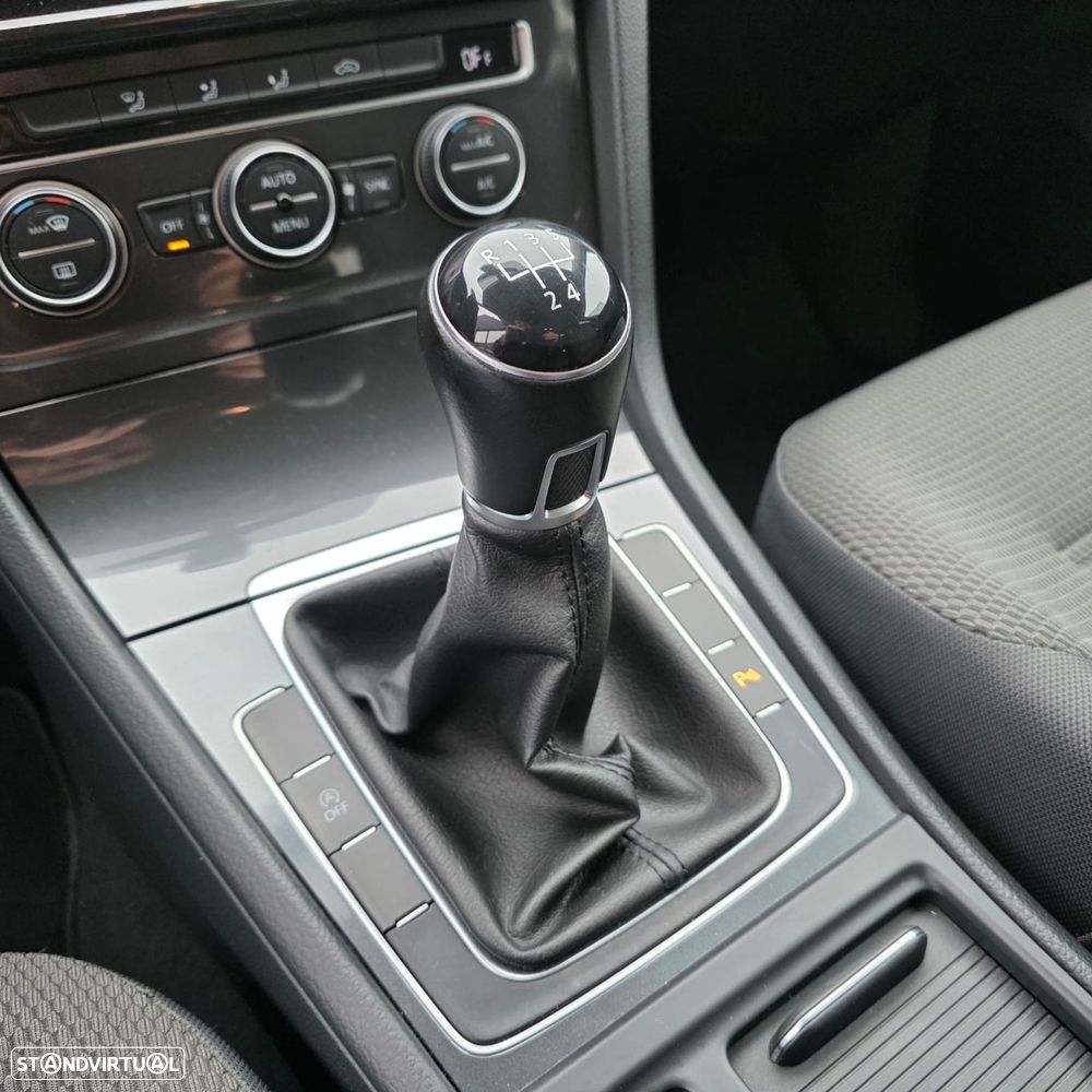 VW Golf Variant 1.6 TDi Confortline - 25