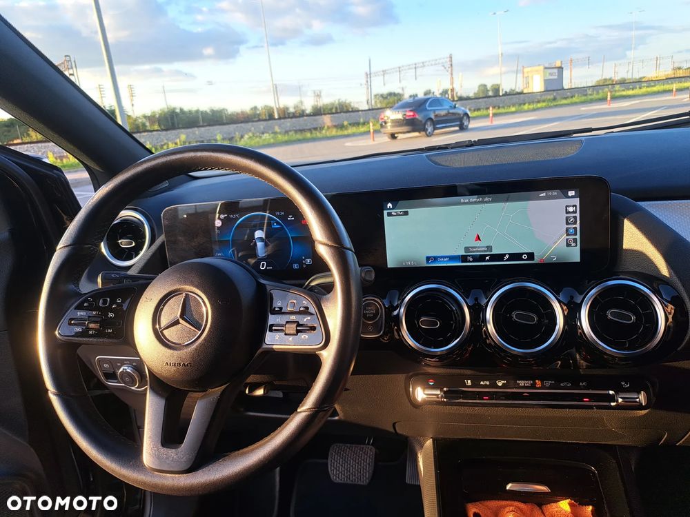 Mercedes-Benz Klasa B 180 d 8G-DCT - 4