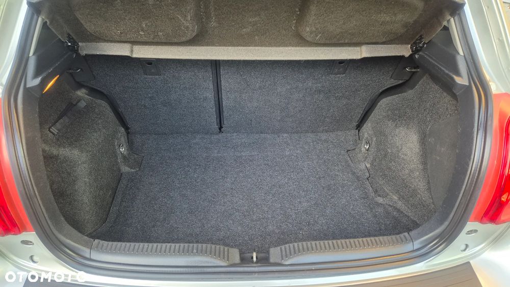 Toyota Auris 1.6 VVT-i Sol - 27