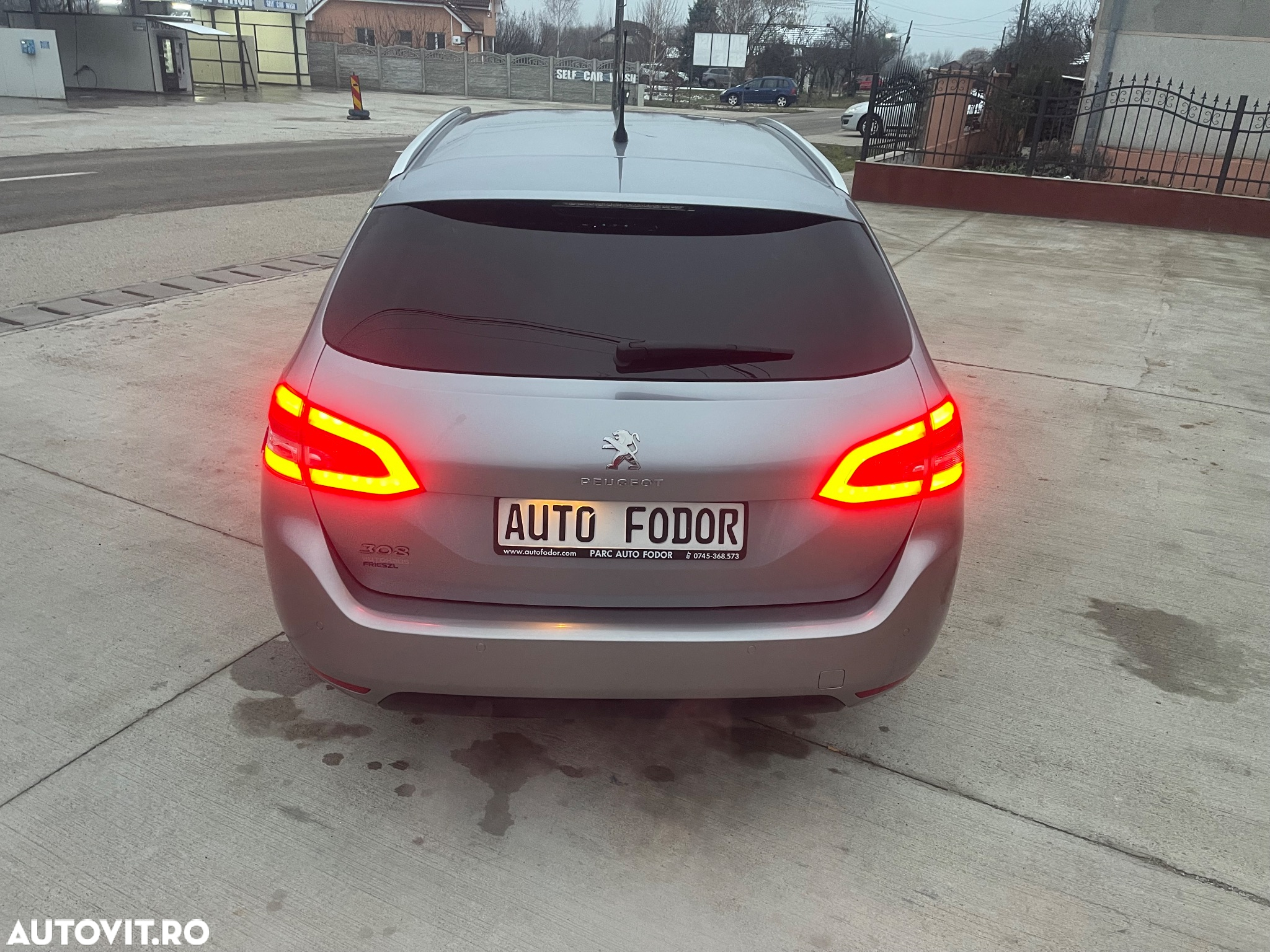 Peugeot 308 BlueHDi FAP 130 Stop & Start Allure Pack - 32