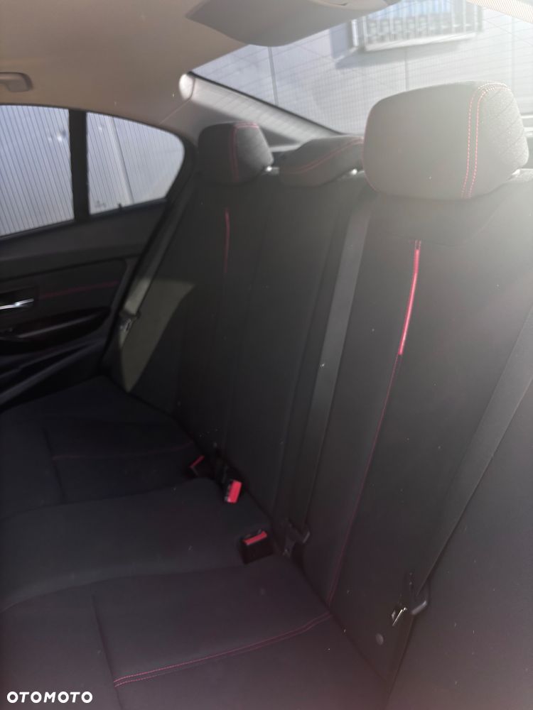 BMW Seria 3 320d - 9