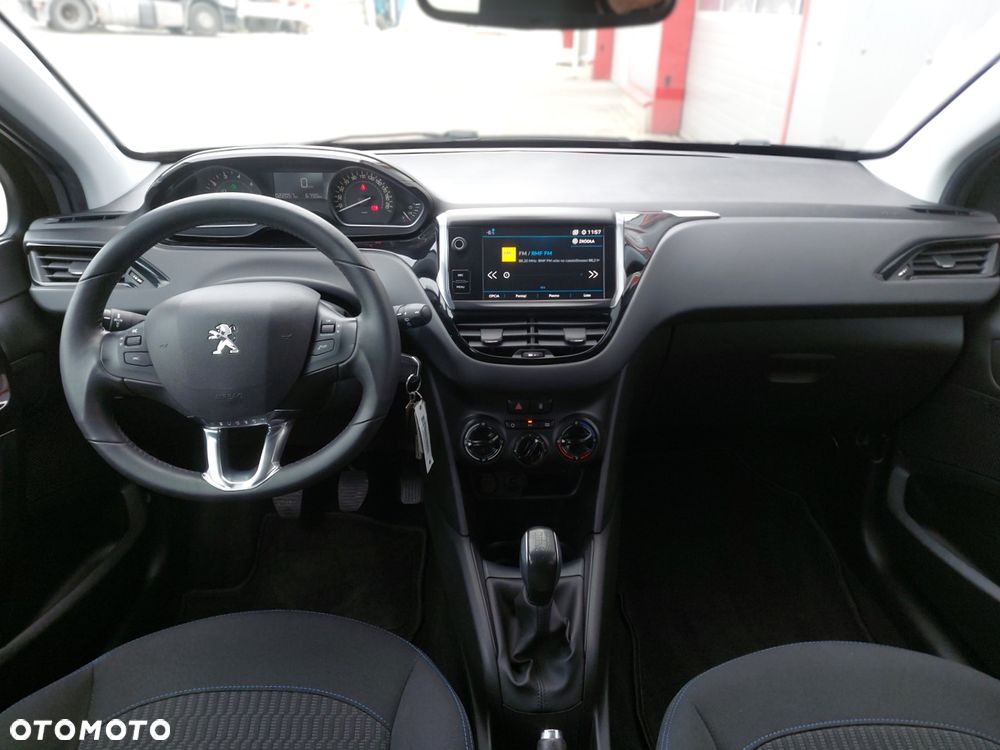 Peugeot 208 - 22