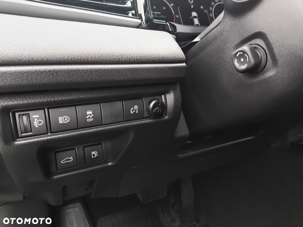 Toyota Camry - 12