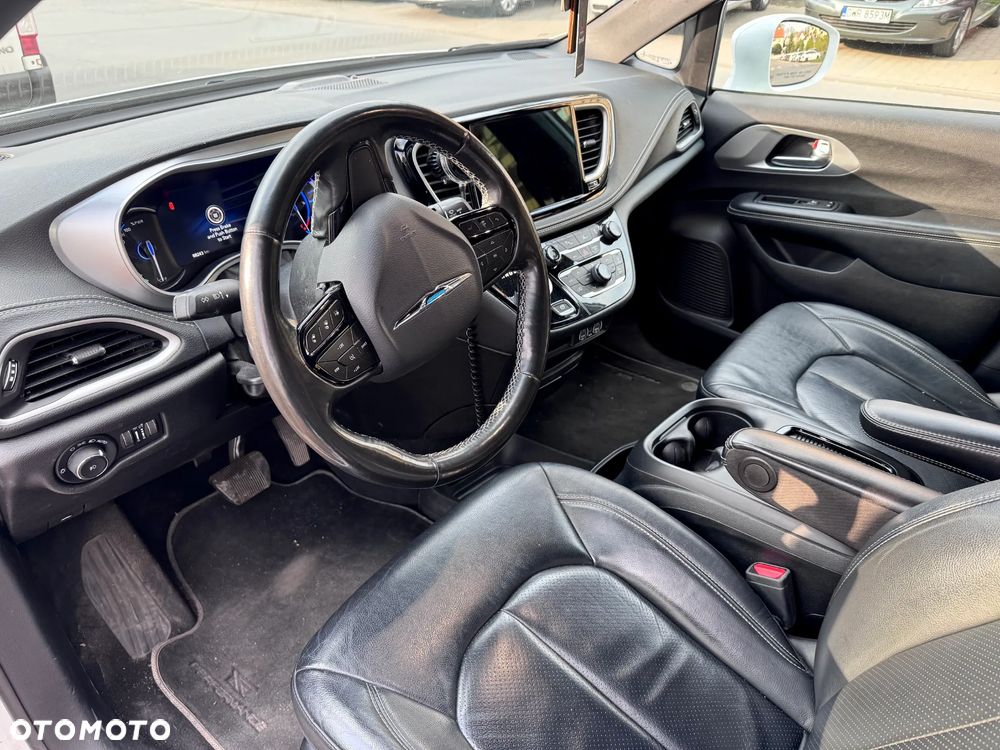 Chrysler Pacifica - 10