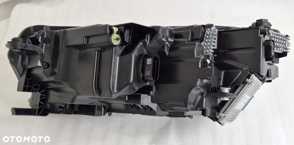 LAMPA PRAWA PRZEDNIA FULL LED SKODA OCTAVIA IV LIFT 2024- 5E4941036 - 7