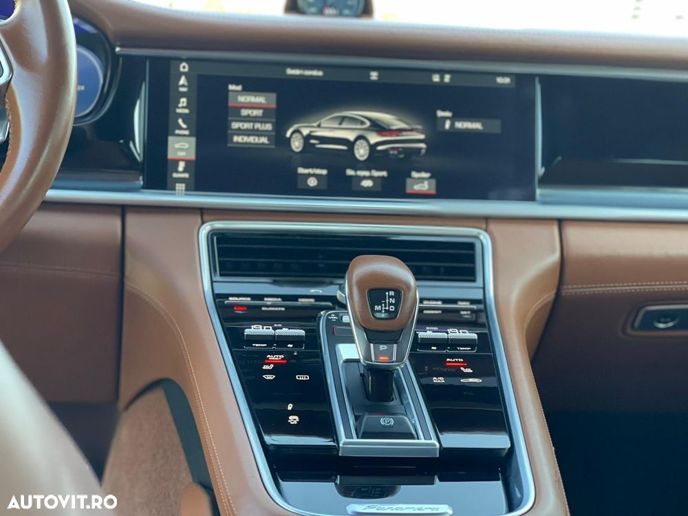 Porsche Panamera 4S Executive - 13