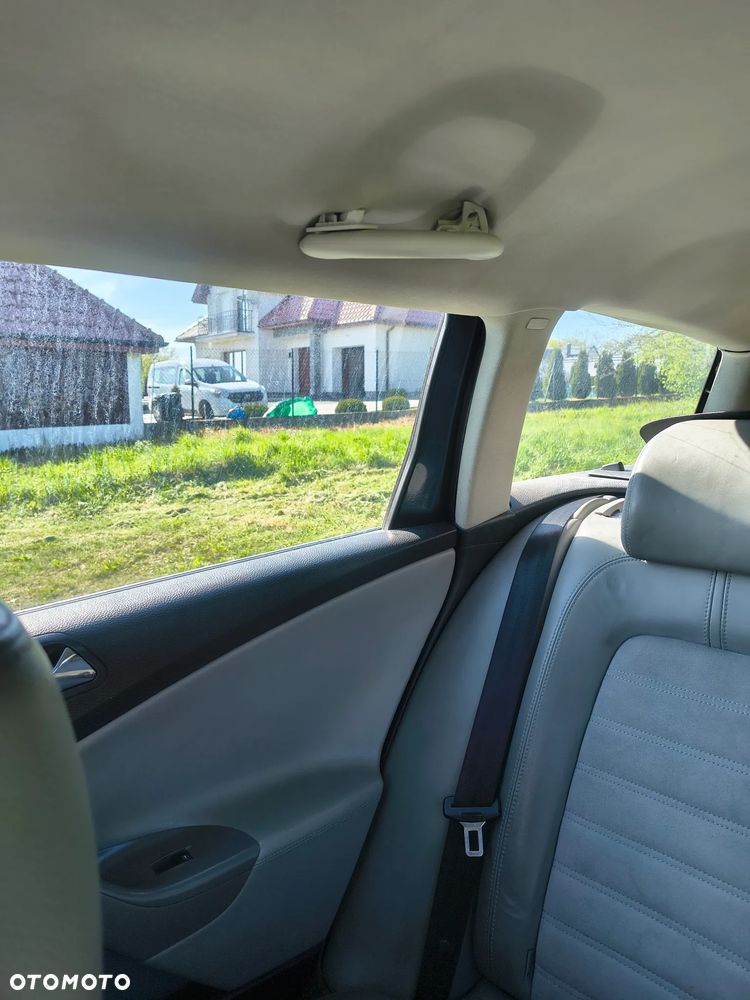 Volkswagen Passat 2.0 TDI DSG Individual Chrom - 13