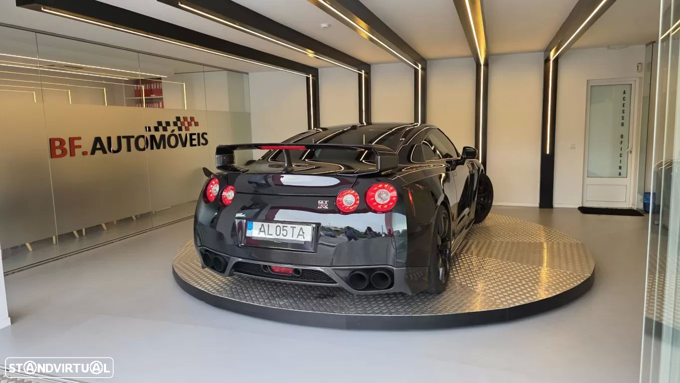 Nissan GT-R - 17