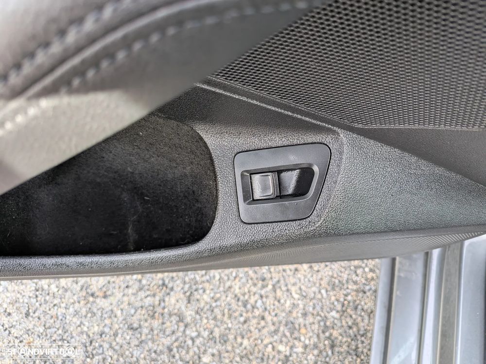 VW Passat Variant 2.0 TDi Highline DSG - 8