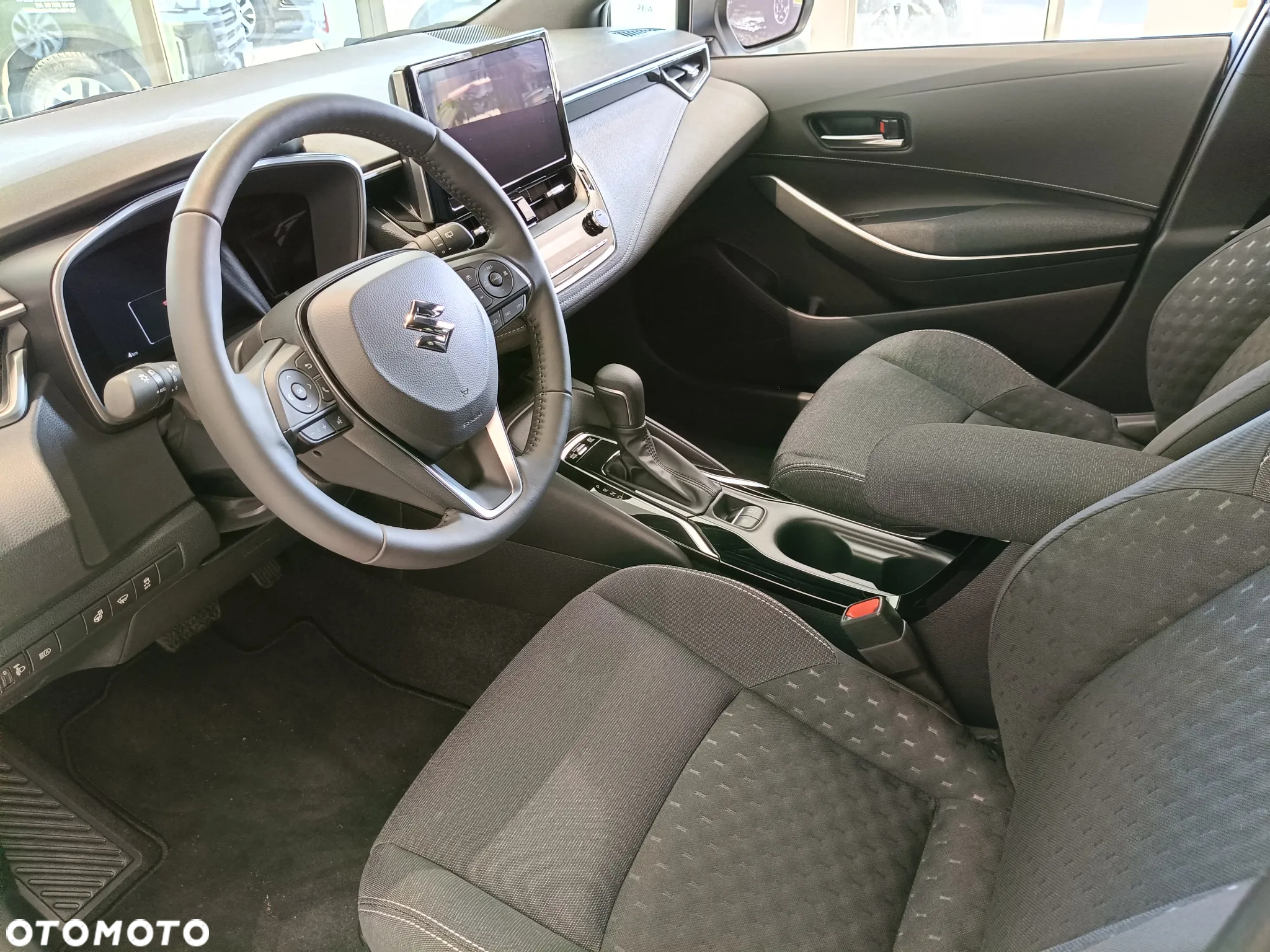 Suzuki Swace 1.8 Hybrid Premium Plus CVT - 9