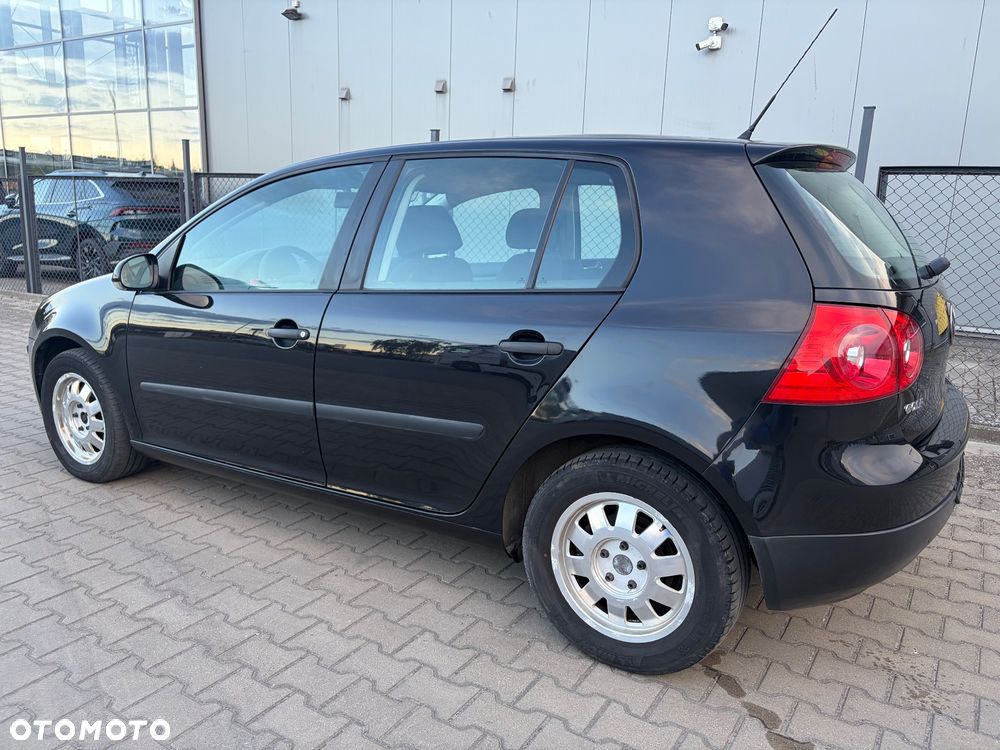 Volkswagen Golf - 5