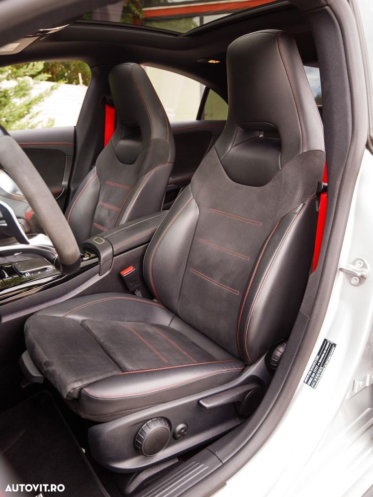 Mercedes-Benz CLA 35 AMG 4MATIC AMG Speedshift 7G-DCT - 12